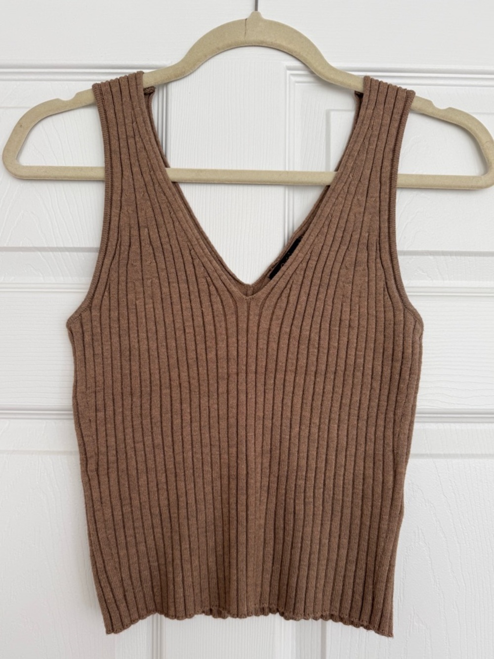 Quince sweater tank in taupe (M)